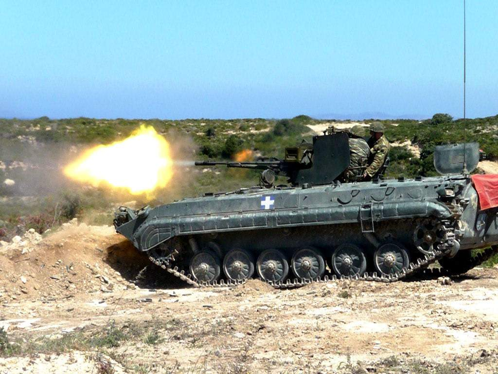ΥΕΘΑ για βοήθεια στην Ουκρανία - Δεν παραχωρούνται τα BMP-1 με δίδυμο ...