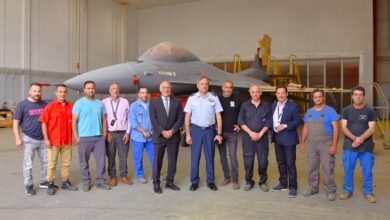 Photo of Επίσκεψη Α/ΓΕΑ στην ΕΑΒ – Το πρώτο F-16V που επαναβάφεται